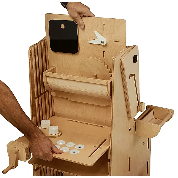 LEEA'S ADVENTURE CORNER