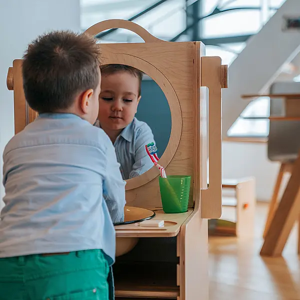 LEEA'S ADVENTURE CORNER