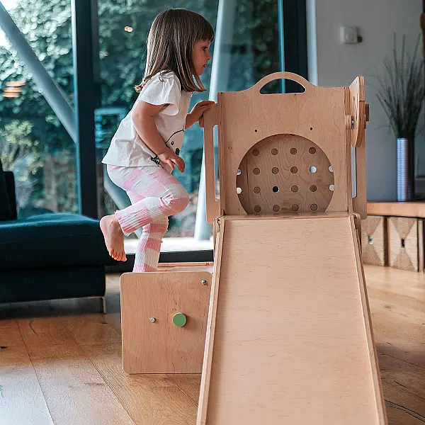 LEEA'S ADVENTURE CORNER